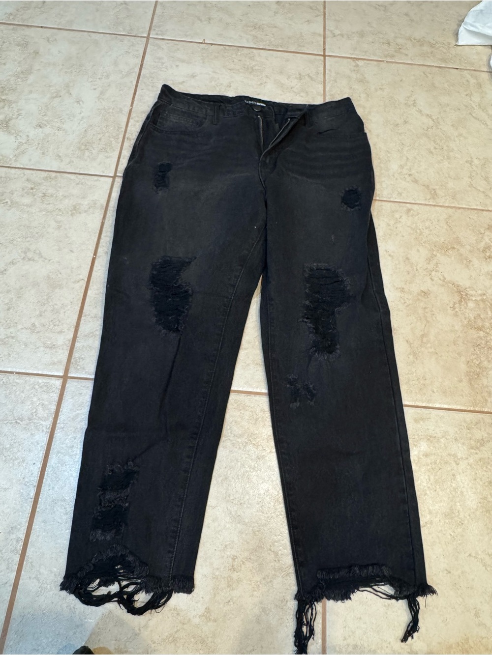 Black Distressed Women’s Jeans